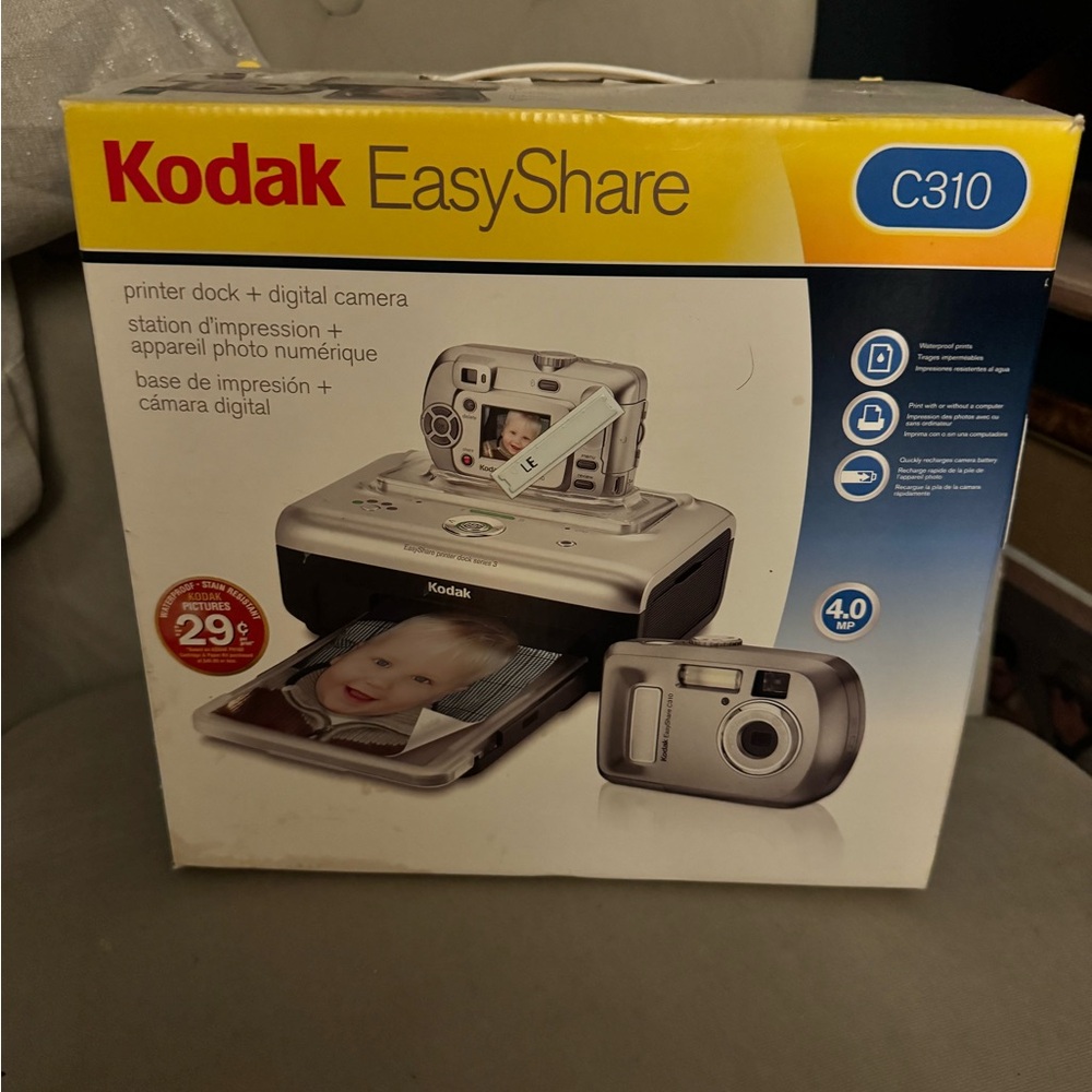 Kodak EasyShare C310 Digital Camera with Printer Dock